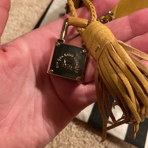 NWOT L.A.M.B. Mustard leather side purse in og bag. - Picture 7 of 15